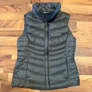 The North Face TNF Olive Green 550 Goose Down Vest Small Women’s